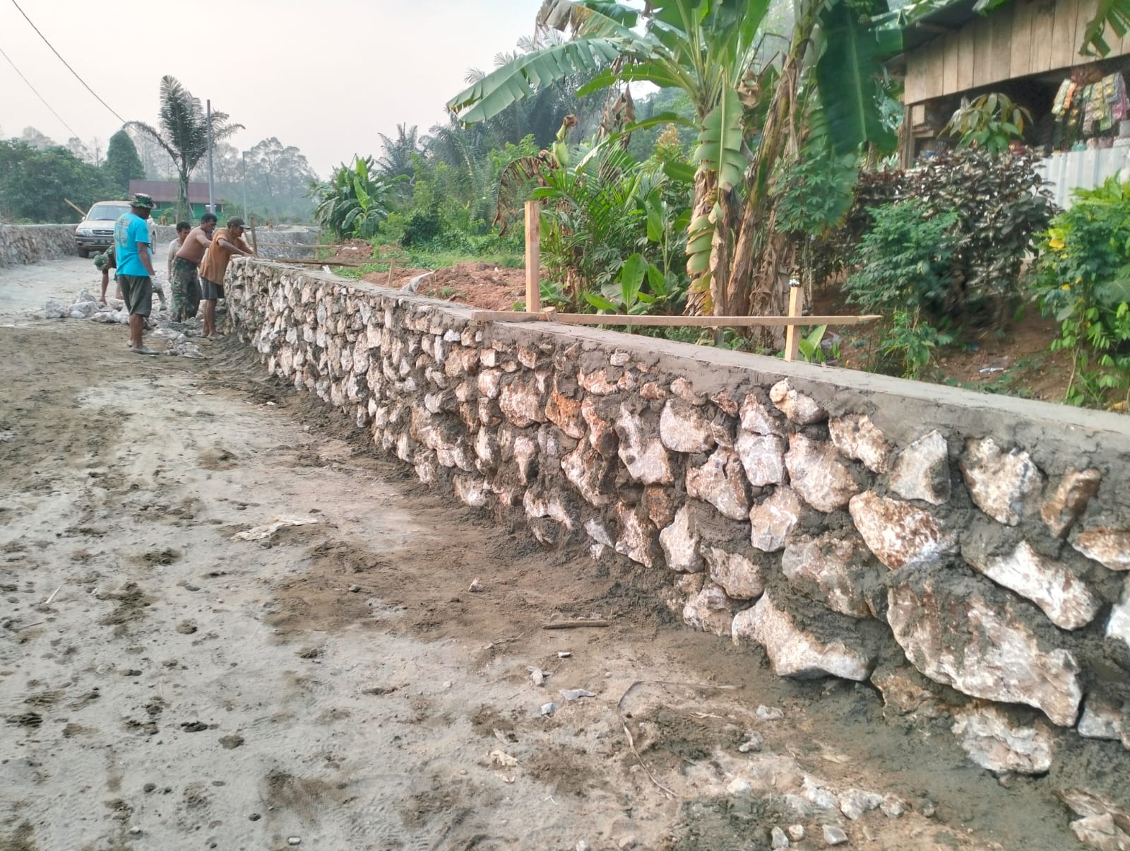 Talud 400 Meter TMMD ke-130 Kodim 1403/Palopo Rampung, Jalan Dusun Rende-Rende Kini Lebih Kokoh
