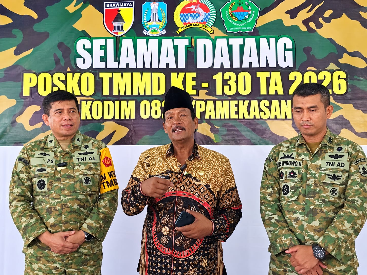 Prajurit TNI Bangun Harapan dan Kebersamaan di Desa Jarin Melalui TMMD