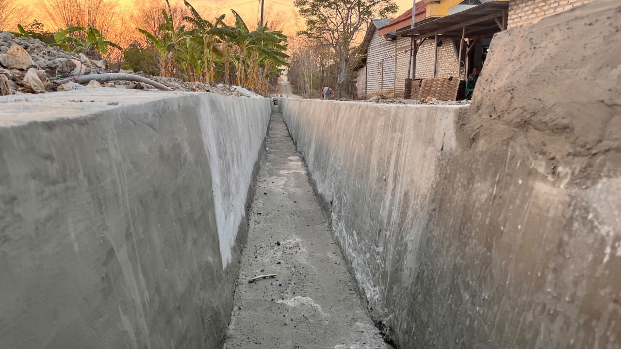 Sinergi TNI dan Masyarakat di TMMD ke-130, Pembangunan Drainase Kotalon