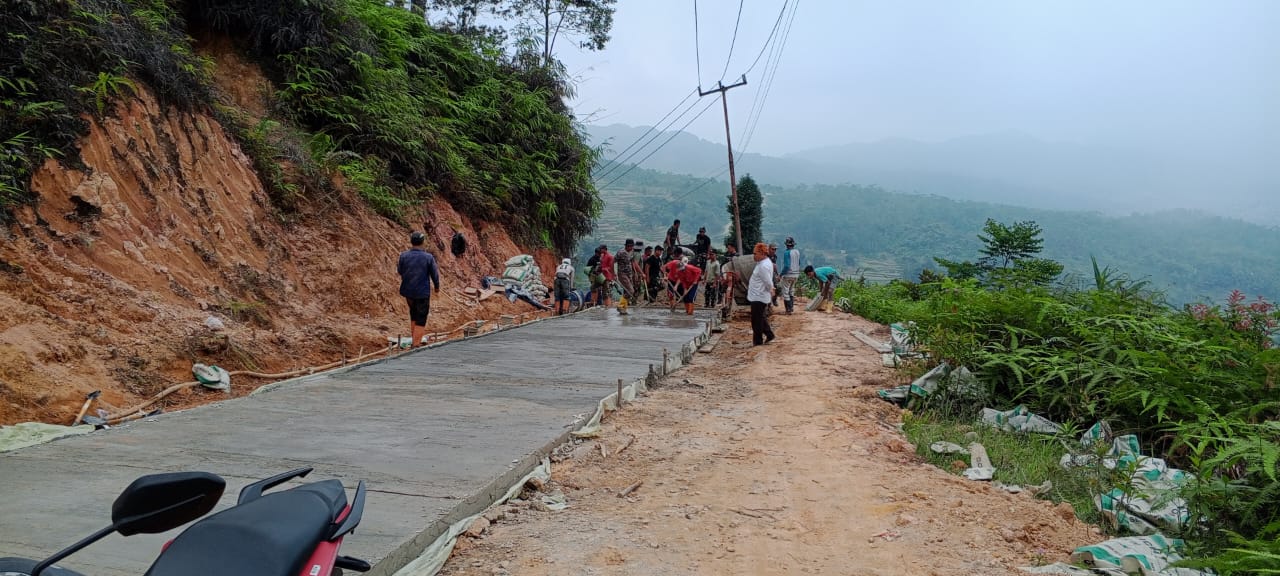 Dandim 0603/Lebak Tinjau Proyek Jalan TMMD untuk Kemajuan Warga Citorek