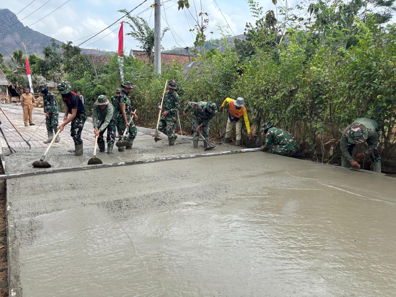 Perkembangan Pembangunan Rabat Beton di TMMD ke-130 di Tulungagung