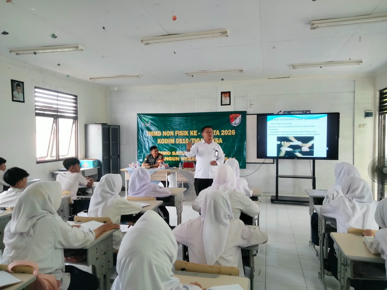 Toleransi dan Kebersamaan Melalui TMMD ke-130 di MTs Al-Amin