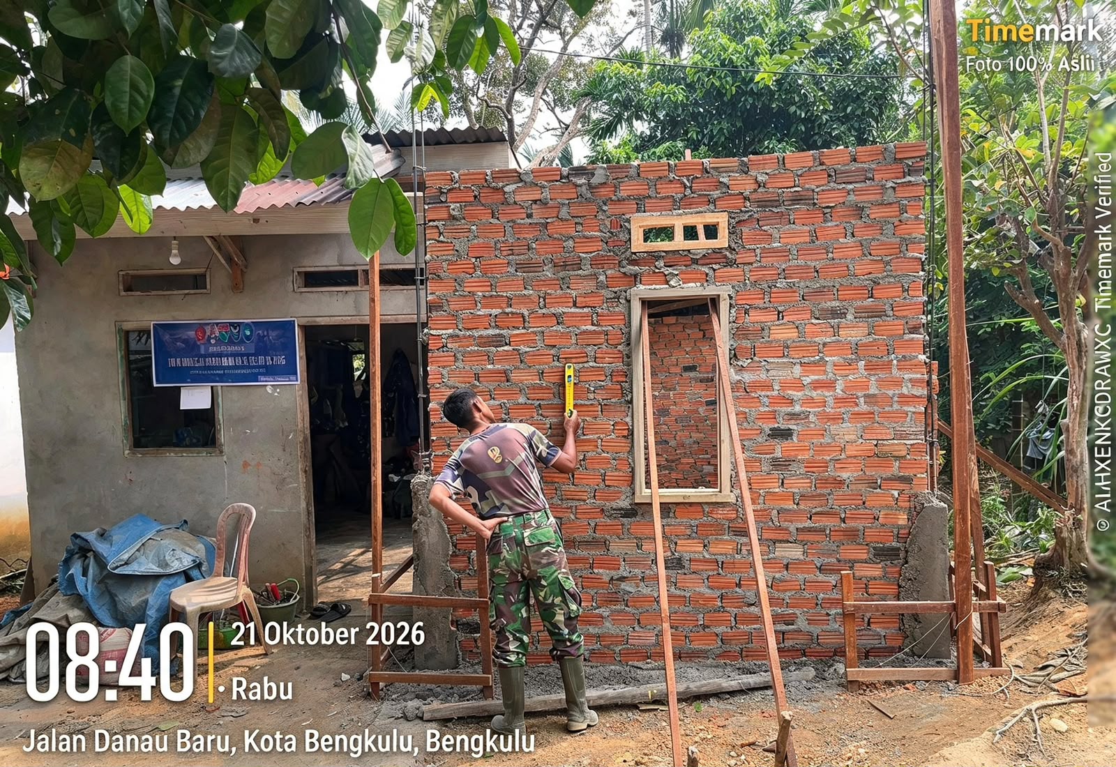 Kebahagiaan Ibu Siti Ummulyati: Proyek Renovasi Rumah Melalui TMMD ke-130