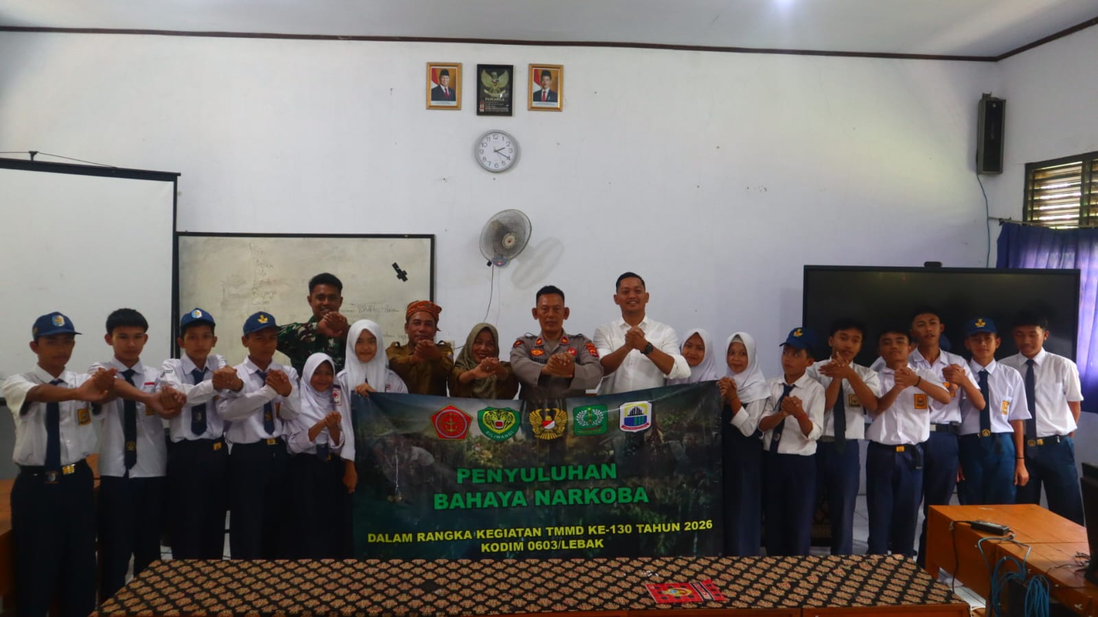 TNI Gelar Penyuluhan Bahaya Narkoba untuk Membentuk Karakter Siswa di Cibeber