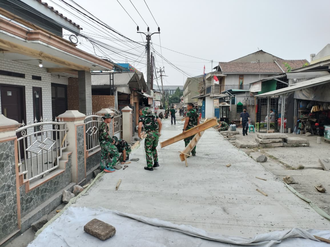 Satgas TMMD ke-130 Percepat Pengerjaan Infrastruktur Jalan di Desa Sumur Bandung