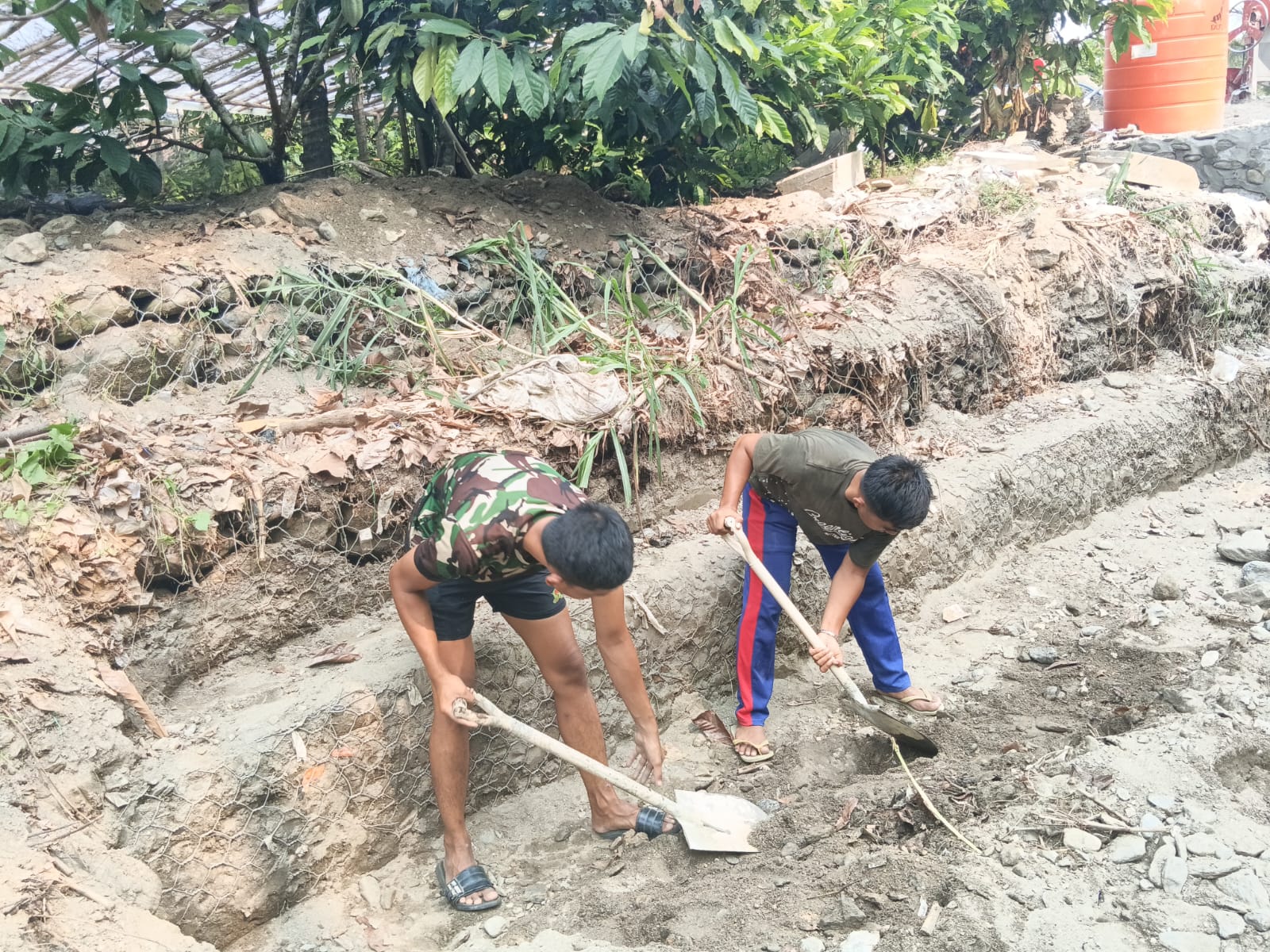 Optimalisasi Jembatan Beton Cendana oleh Satgas TMMD