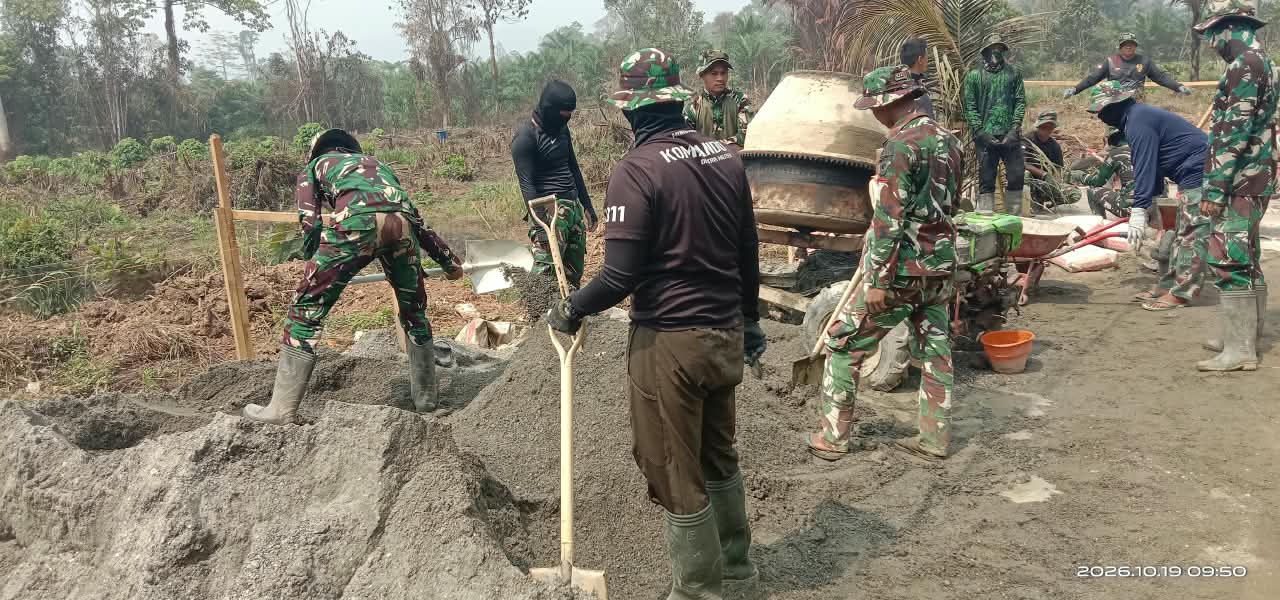 Sinergitas TNI dan Polri Perkuat Program Pembangunan di TMMD Ke-130