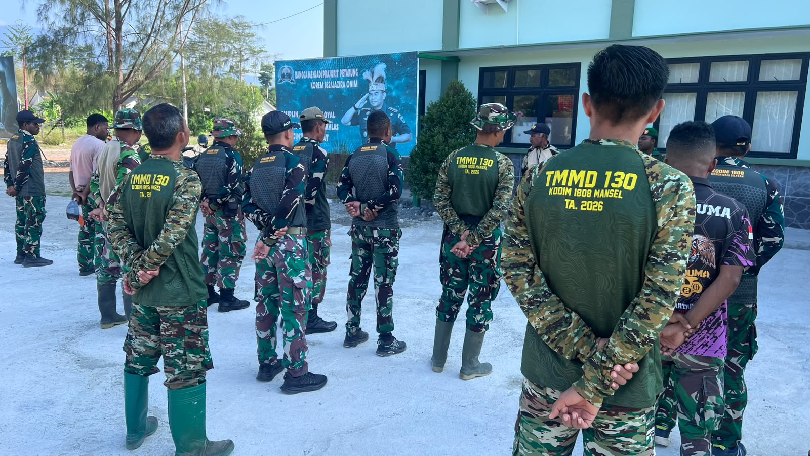 Persiapan Optimal Sebelum Bekerja, Satgas TMMD ke-130 Kodim 1808/Mansel Lakukan Pengecekan Personel Persiapan Optimal Sebelum Bekerja, Satgas TMMD ke-130 Kodim 1808/Mansel Lakukan Pengecekan Personel