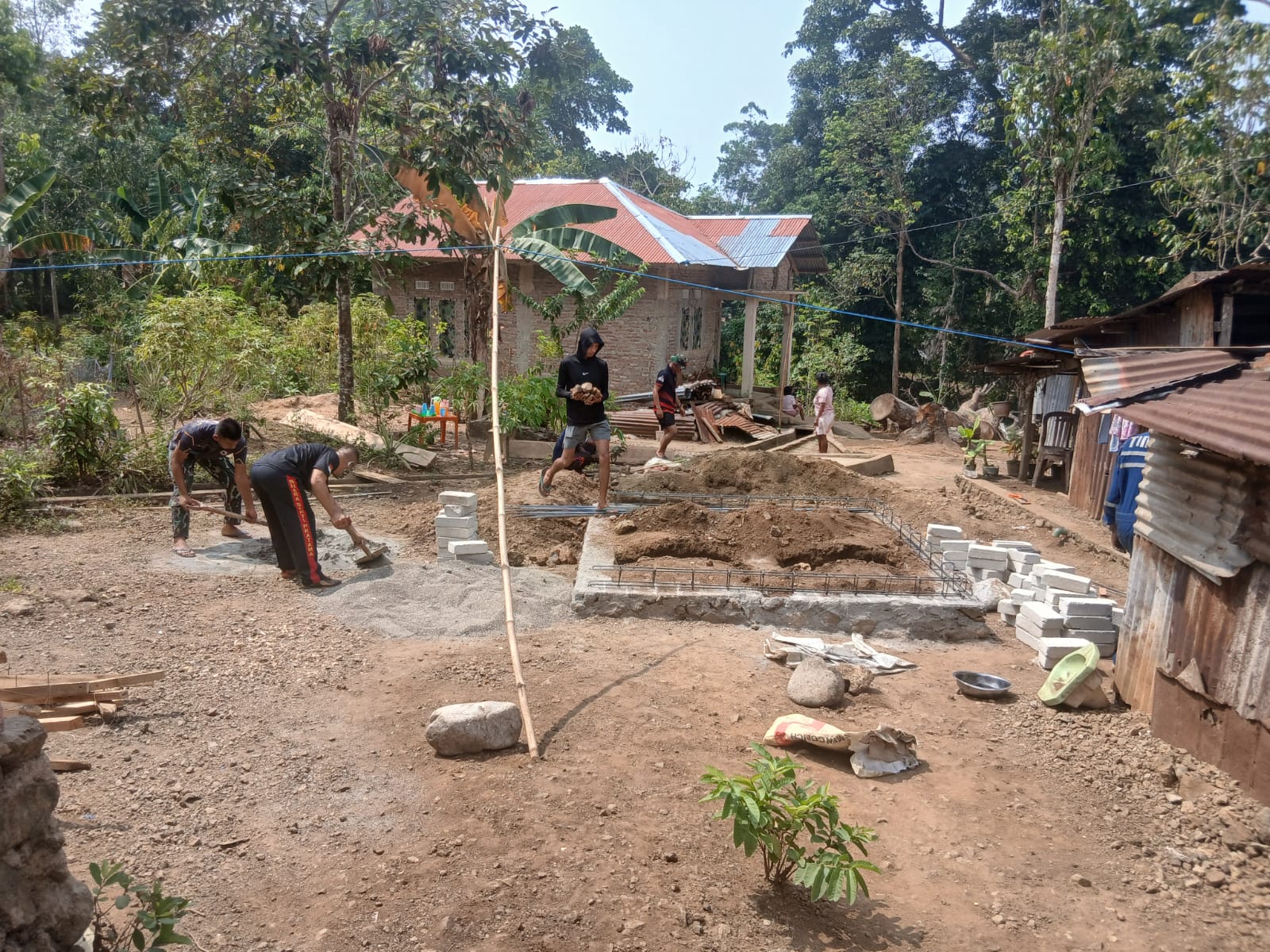 Satgas TMMD Kodim 1505/Ambon: Pembangunan MCK di Dusun Seri Dimulai