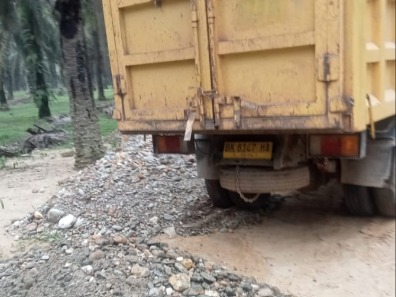Dukungan Bersama TNI untuk Pembangunan Jalan di Wonosari