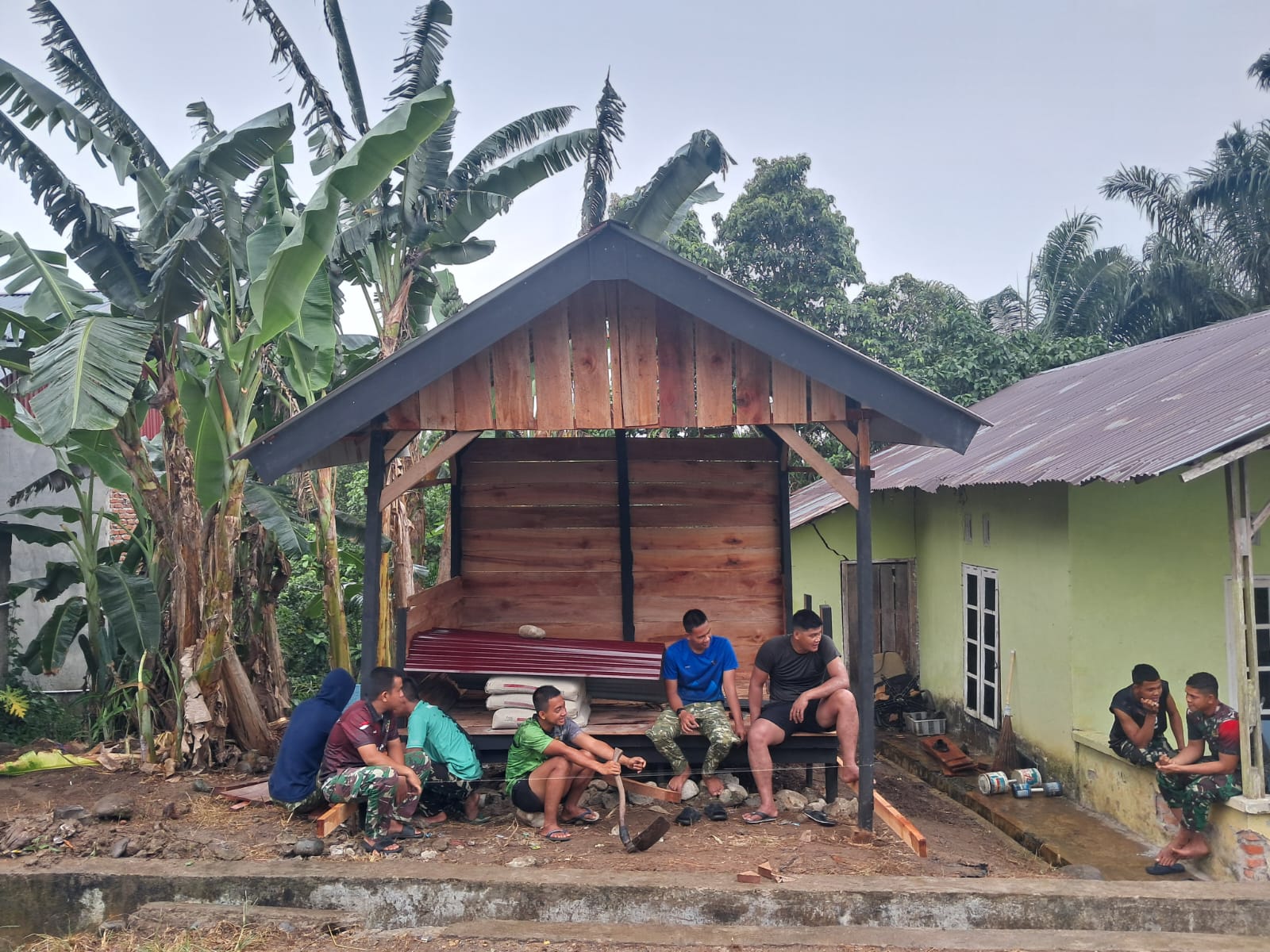 Menggairahkan Ronda Malam Melalui Pos Kamling TMMD di Kota Bengkulu