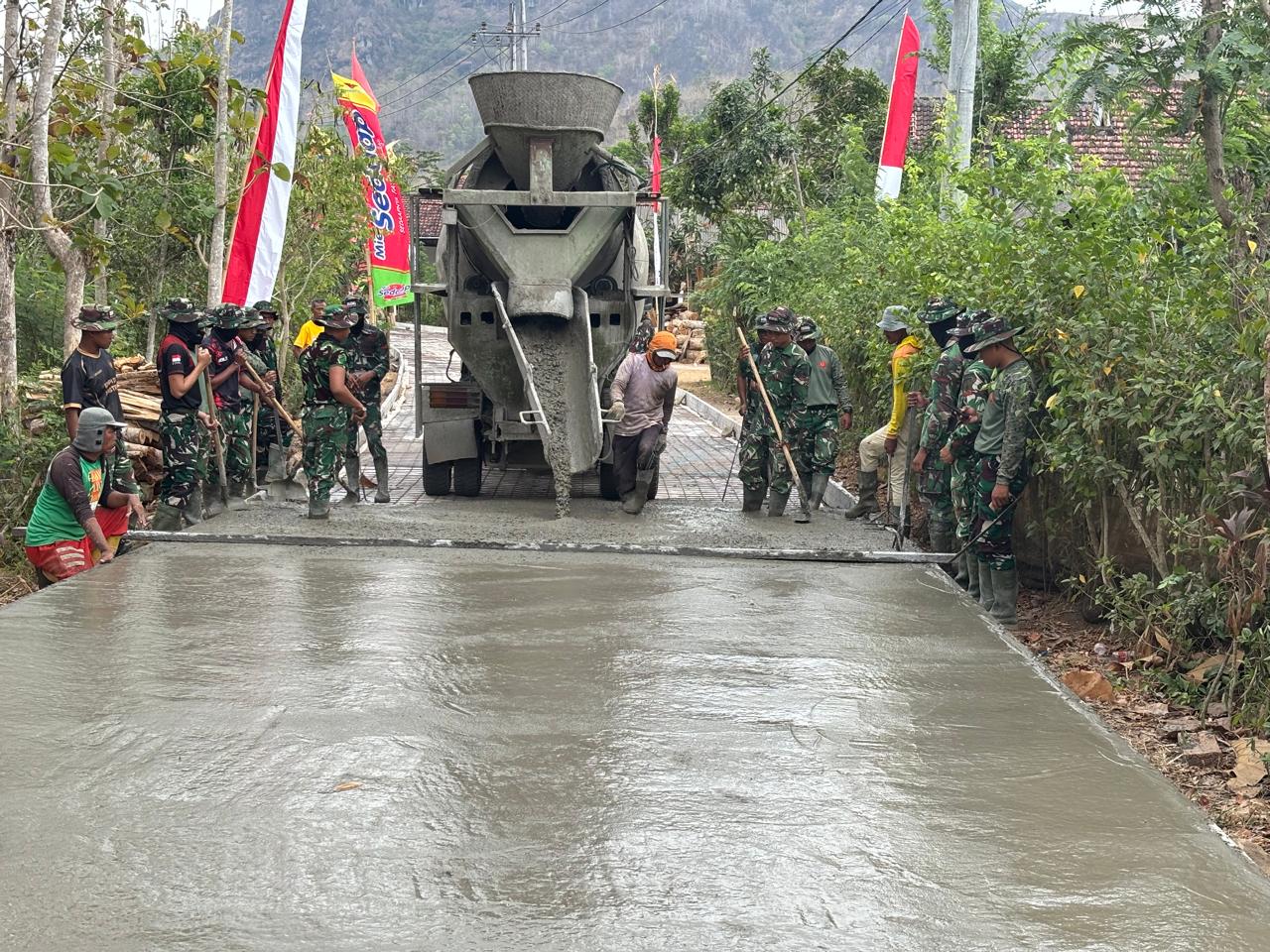 Program TMMD ke-130: Peningkatan Jalan Beton untuk Masyarakat Pojok