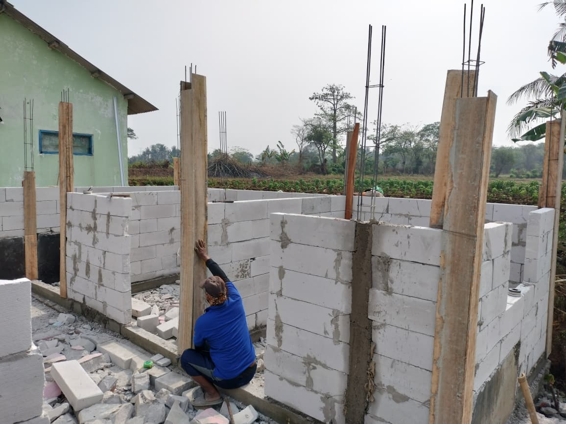 Satgas TMMD ke-130 Percepat Renovasi Rumah Ibu Sukesti di Tangerang