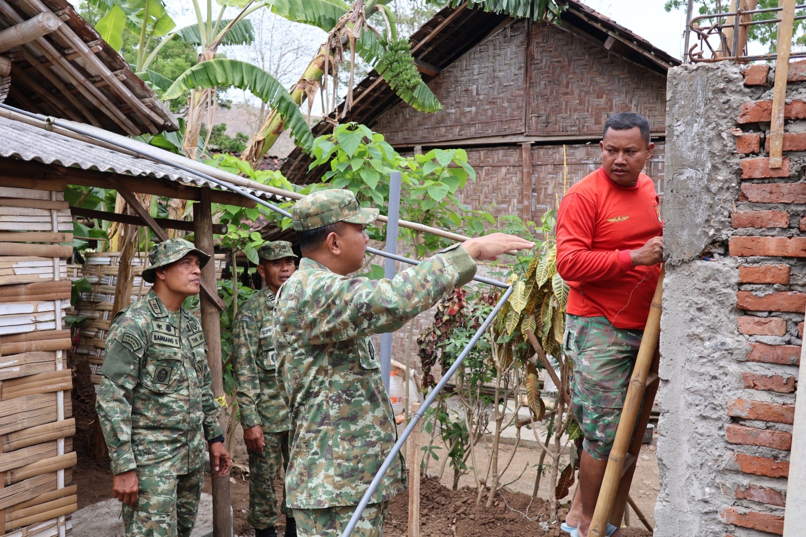 Proyek Jambanisasi Pak Jaka Dikejar Target, Pengerjaan Terus Berlanjut Proyek Jambanisasi Pak Jaka Dikejar Target, Pengerjaan Terus Berlanjut