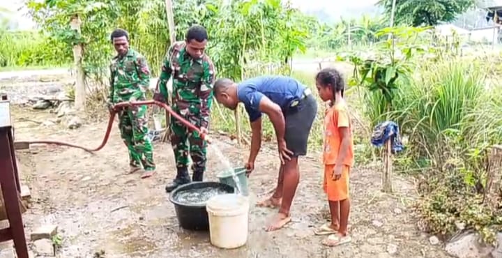 Satgas TMMD ke-130 Kodim 1808/Mansel Berkontribusi Dalam Penyediaan Air Bersih di Yamboi