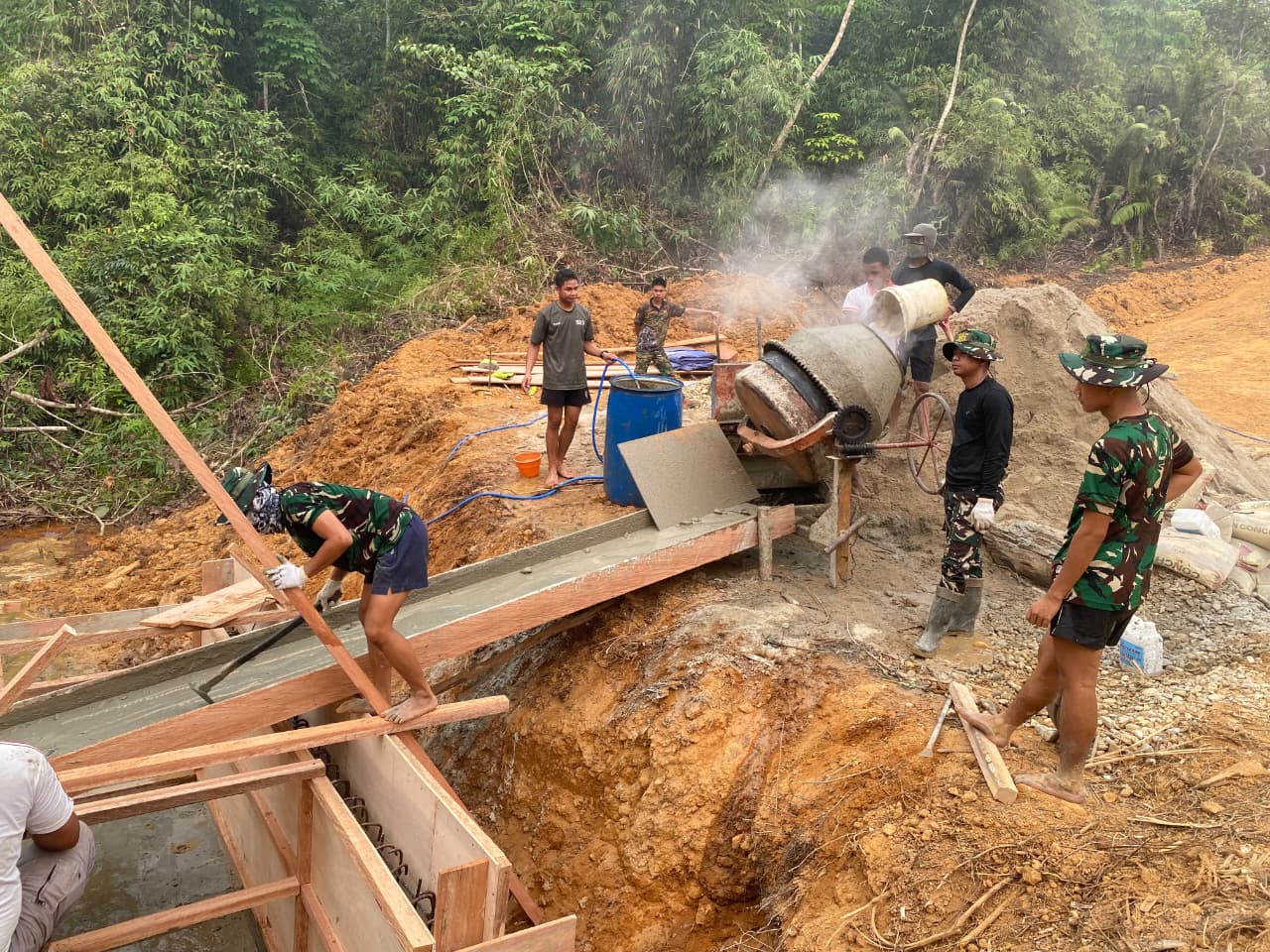 Pembangunan Jembatan Muai oleh Kodim 1019/Katingan Diharapkan Tingkatkan Akses Masyarakat
