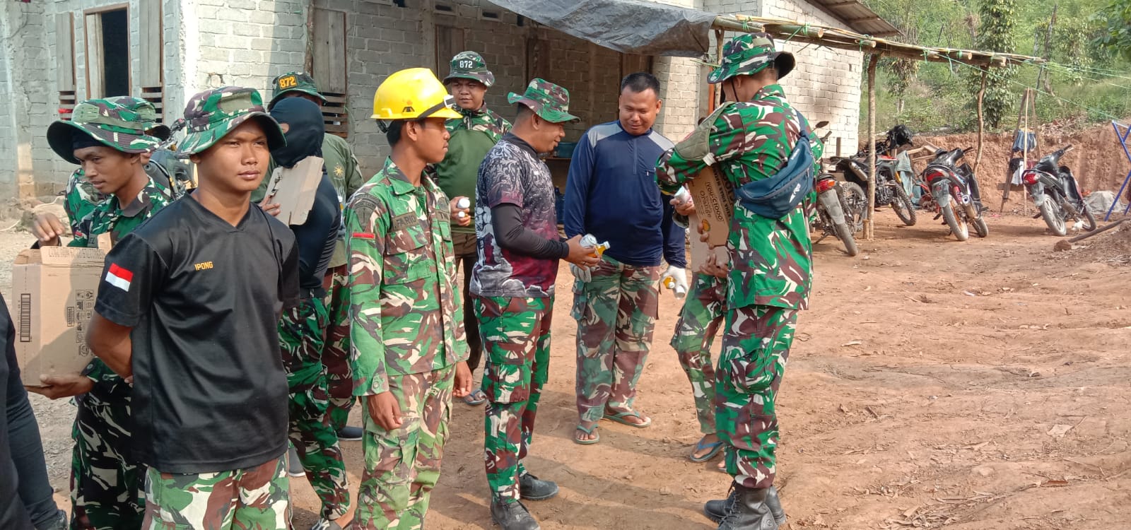 Tak Hanya Kejar Target Pembangunan, Satgas TMMD Perhatikan Kebugaran Prajurit