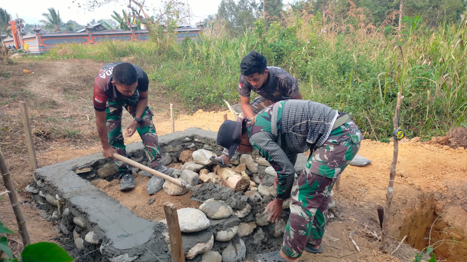 Desa Leboni Selangkah Menuju Sanitasi Lebih Baik dengan Proyek MCK TMMD