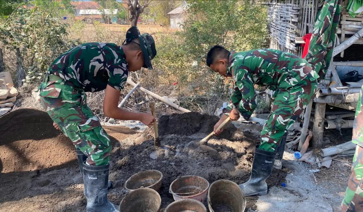 Mengintip Kerja Sama TNI dan Masyarakat dalam Proyek Manual di Desa Jarin