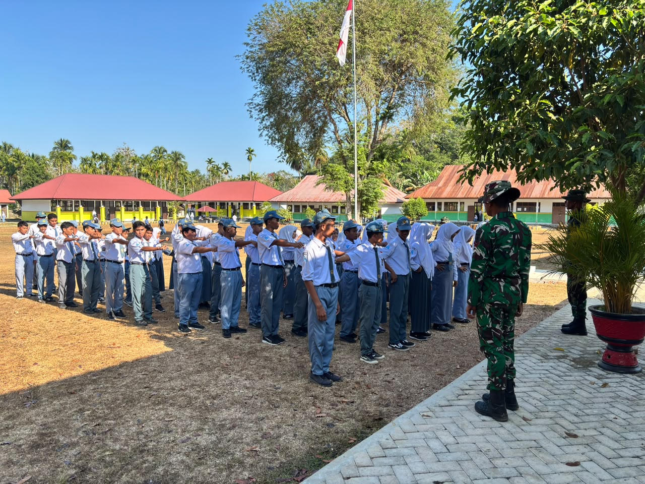 Satgas TMMD Bentuk Karakter Pelajar Melalui Pelatihan Baris Berbaris