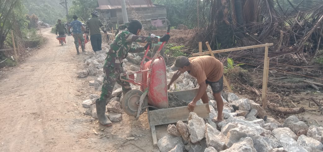 Prajurit TMMD ke-130 Kodim 1403/Palopo Bertindak Melalui Kegiatan Apel dan Doa Bersama