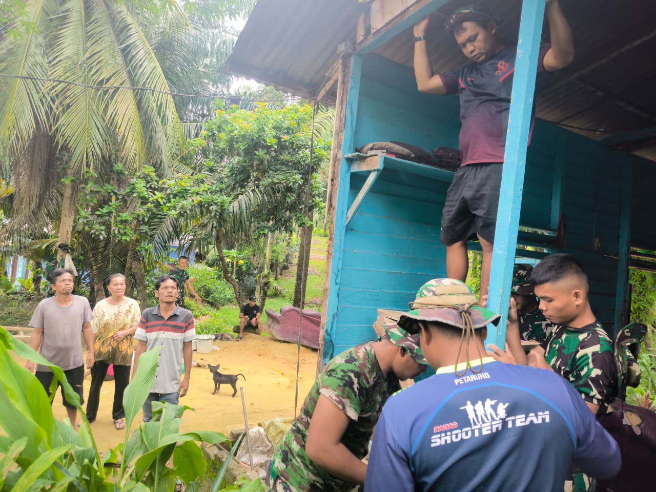 Kegiatan TMMD ke-130 Awali Rehabilitasi Rumah Ibu Heni di Labuhanbatu