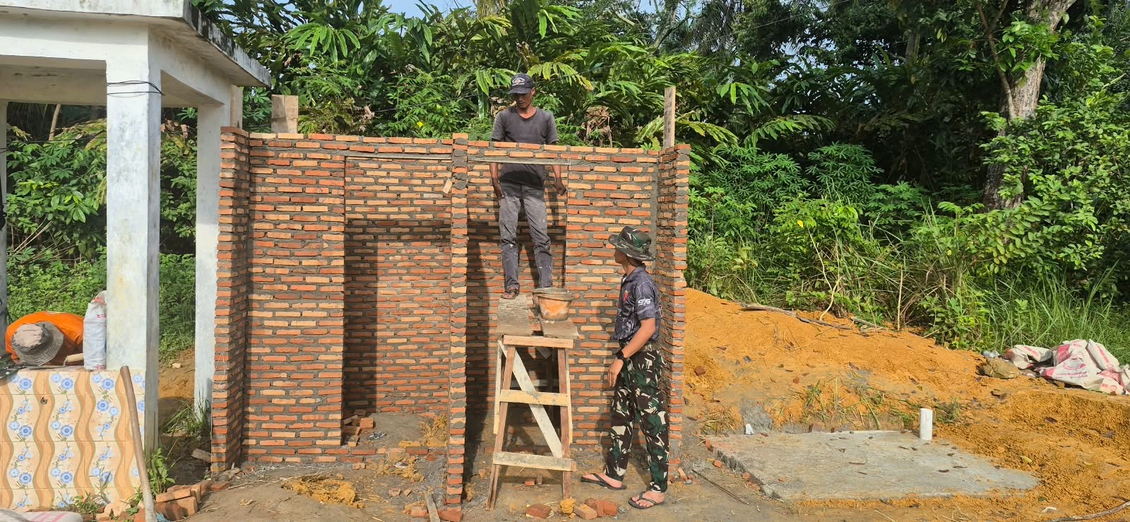 Satgas TMMD Kebut Pembangunan MCK di Lapangan Mutiara, Warga Segera Punya Fasilitas Sanitasi