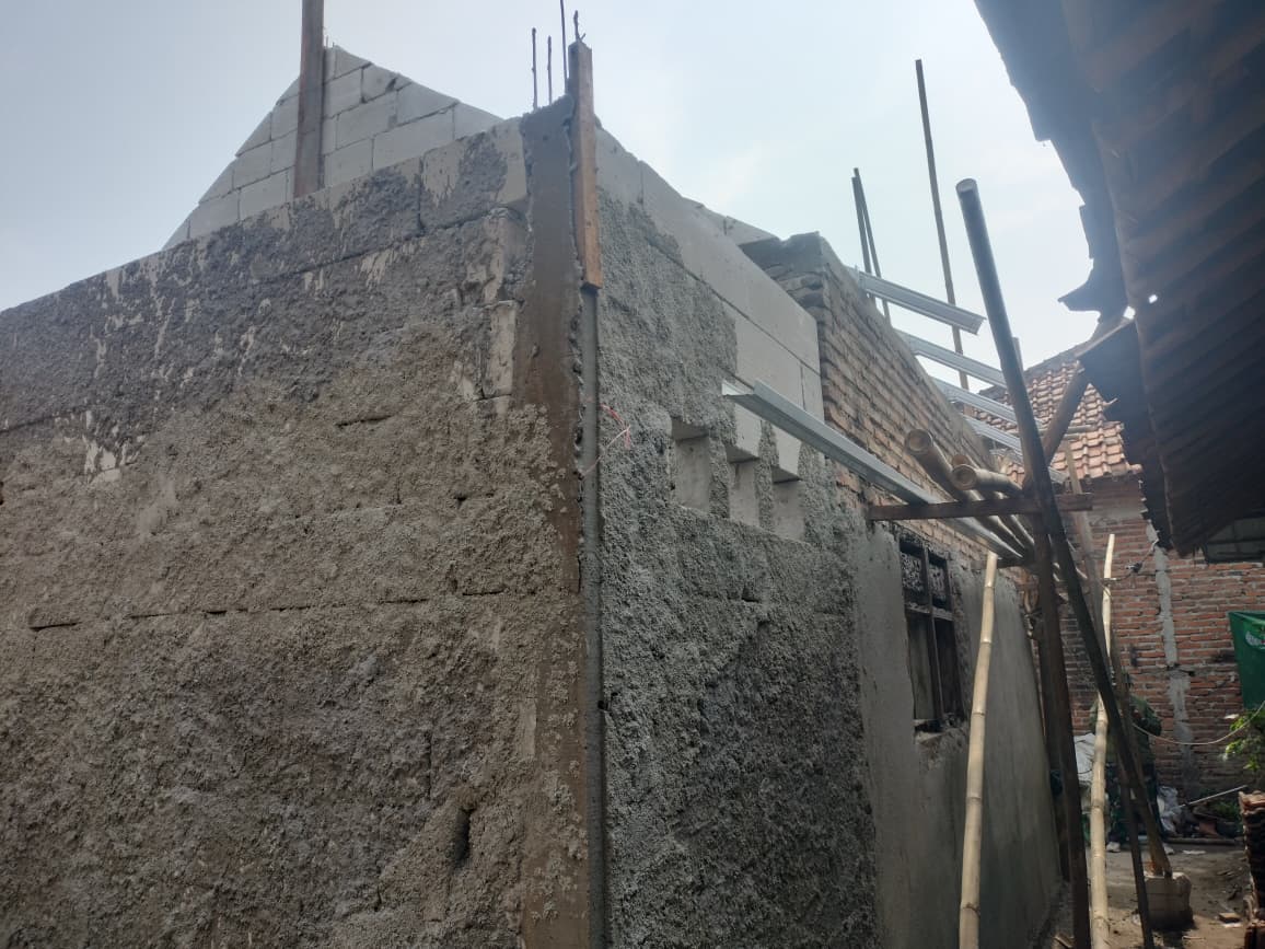 Progres Pembangunan Rumah Layak untuk Keluarga Safi’i oleh Satgas TMMD