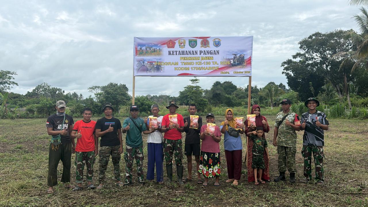 Masyarakat Wanggar Sari Dan TNI Galang Kerja Sama Lewat Penanaman Jagung Masyarakat Wanggar Sari Dan TNI Galang Kerja Sama Lewat Penanaman Jagung