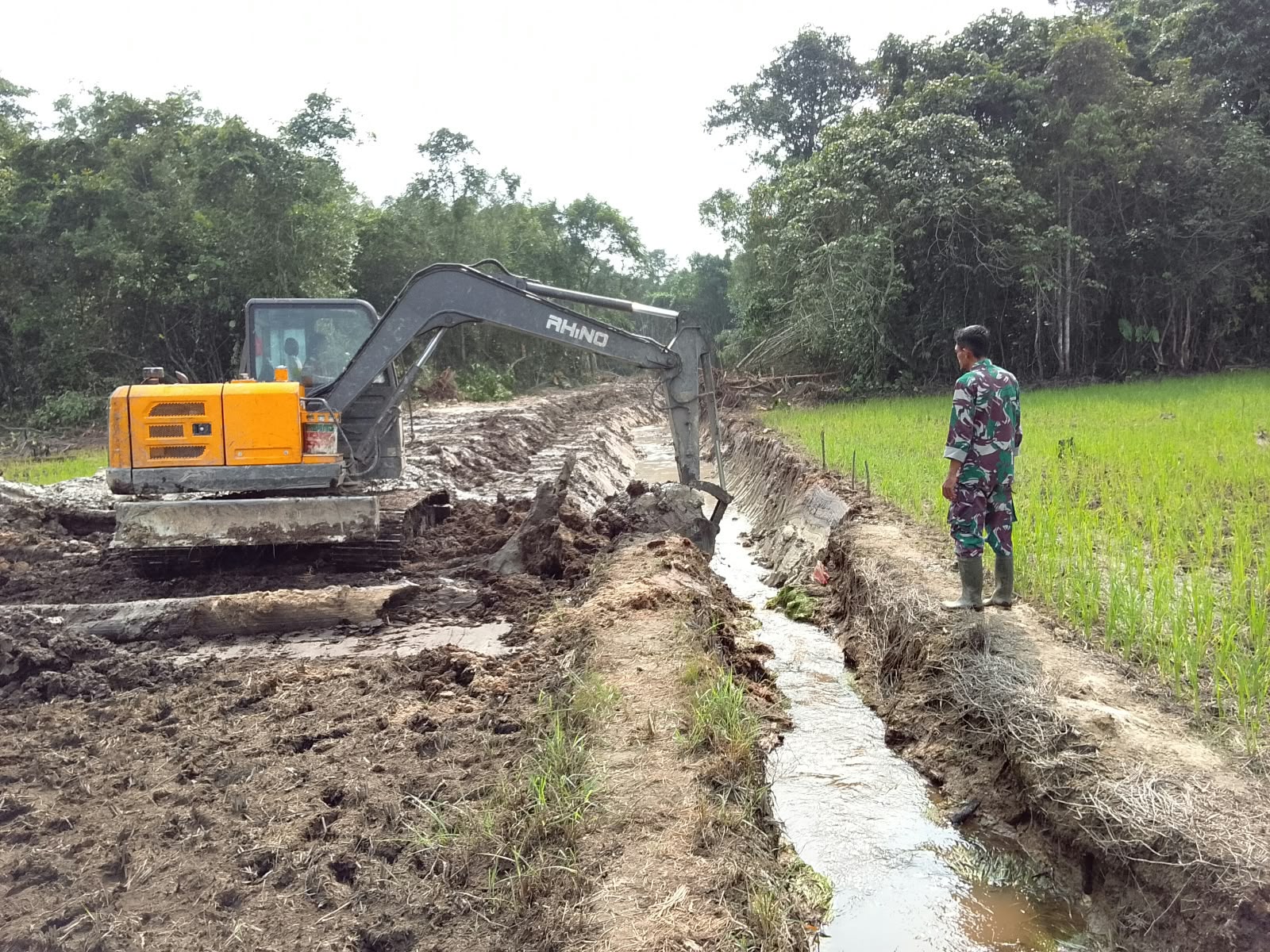 Optimalisasi Sungai di Landak oleh Satgas TMMD Ke-130