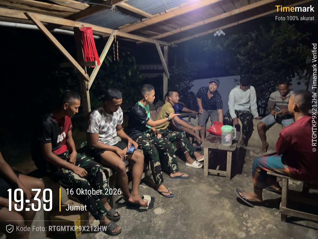 Secangkir Kopi, Sejuta Cerita, Satgas TMMD ke-130 Pererat Keakraban dengan Warga