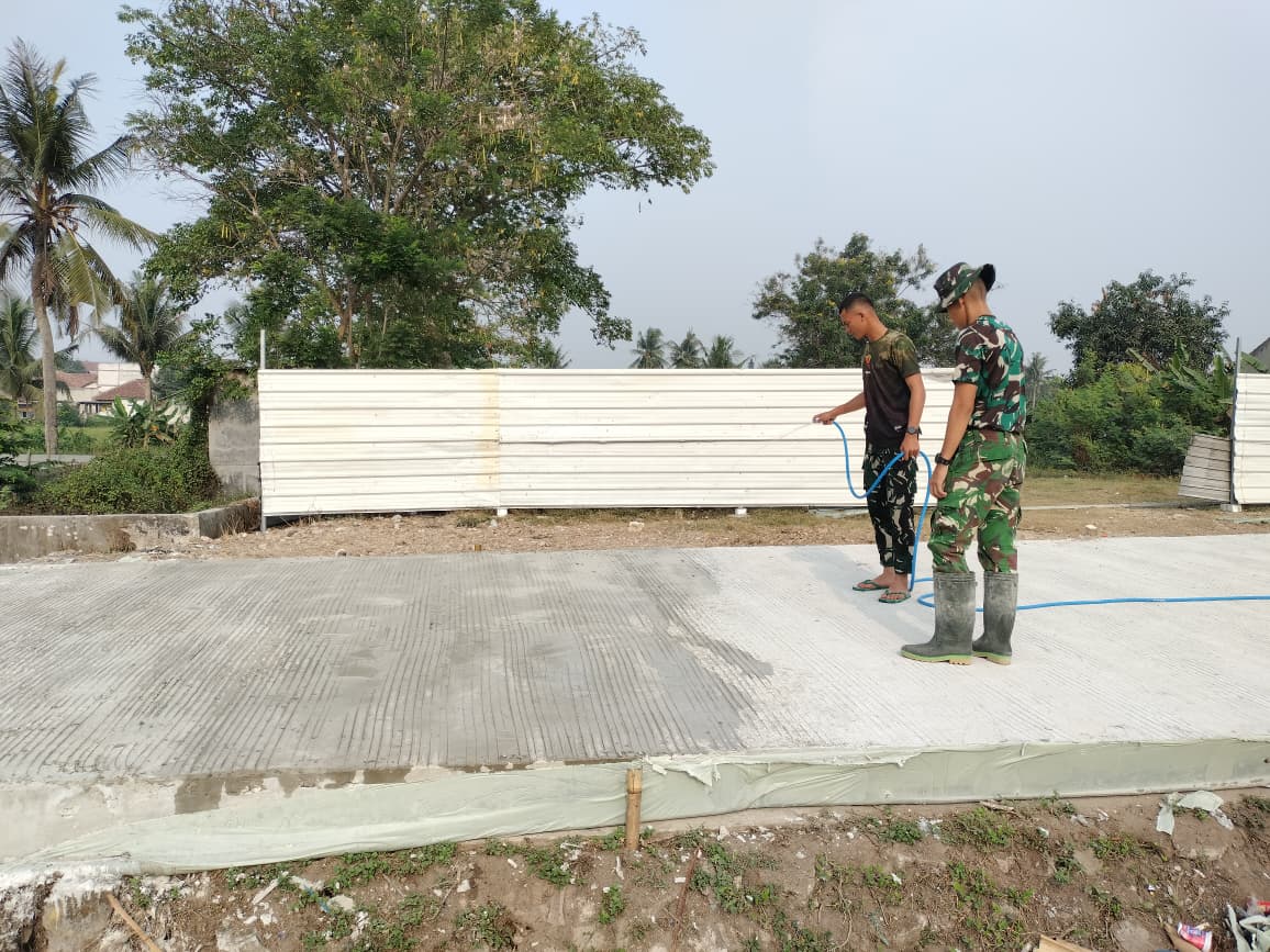 Satgas TMMD ke-130 Kodim 0510/Tigaraksa Laksanakan Pemeliharaan Beton Jalan