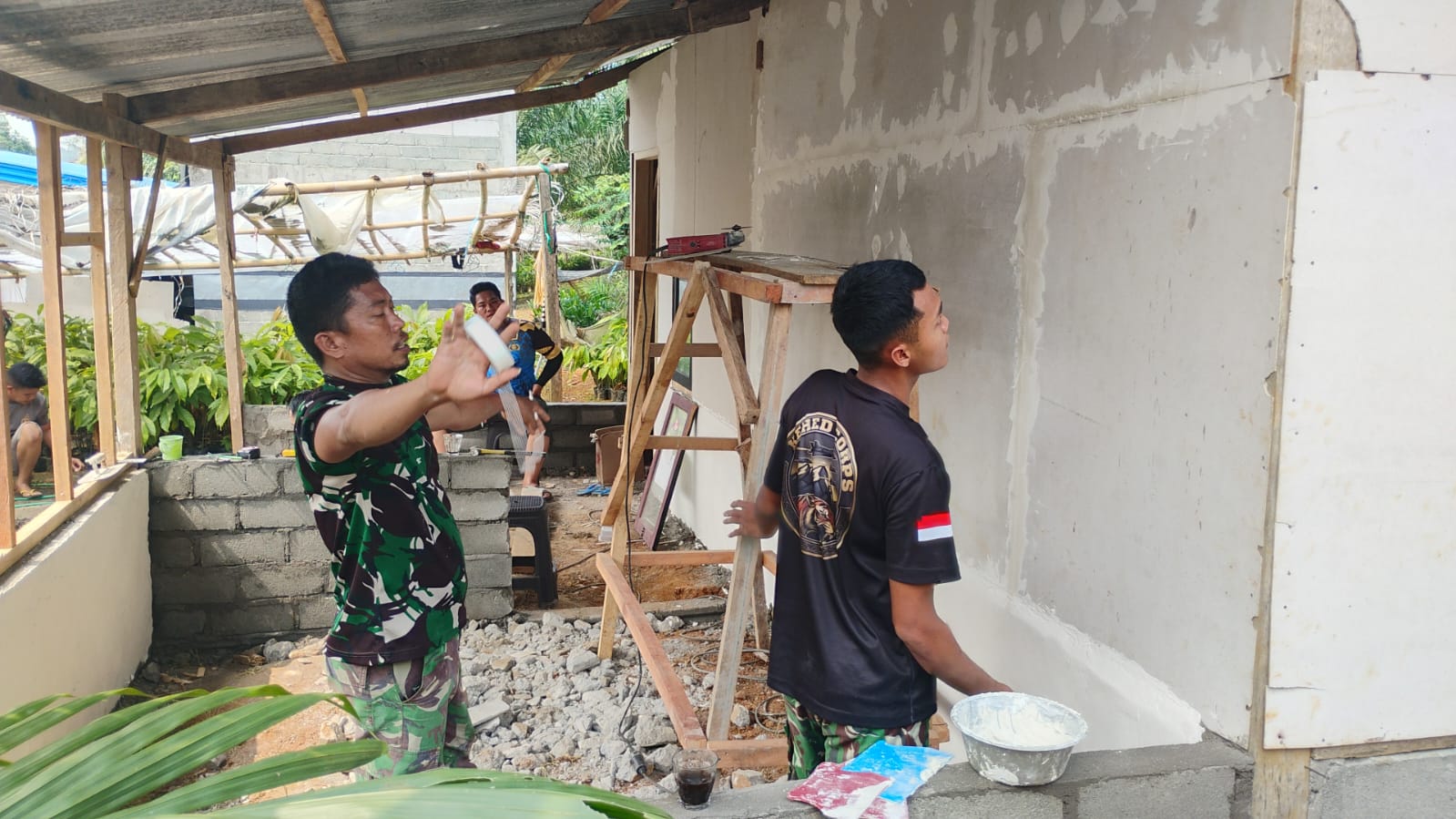 Pembangunan RTLH Ibu Widyawati Capai 60%, Satgas TMMD Berjibaku Demi Kenyamanan