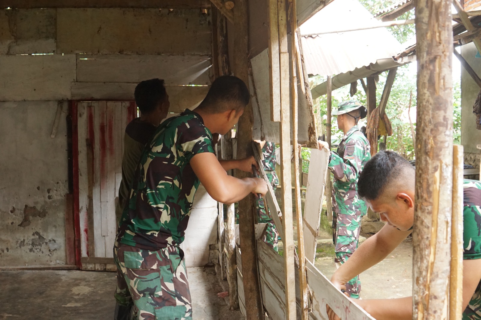 Bukan Sekadar Membangun, TMMD ke-130 Kodim 0407/Kota Bengkulu Hadirkan Hunian Layak bagi Warga