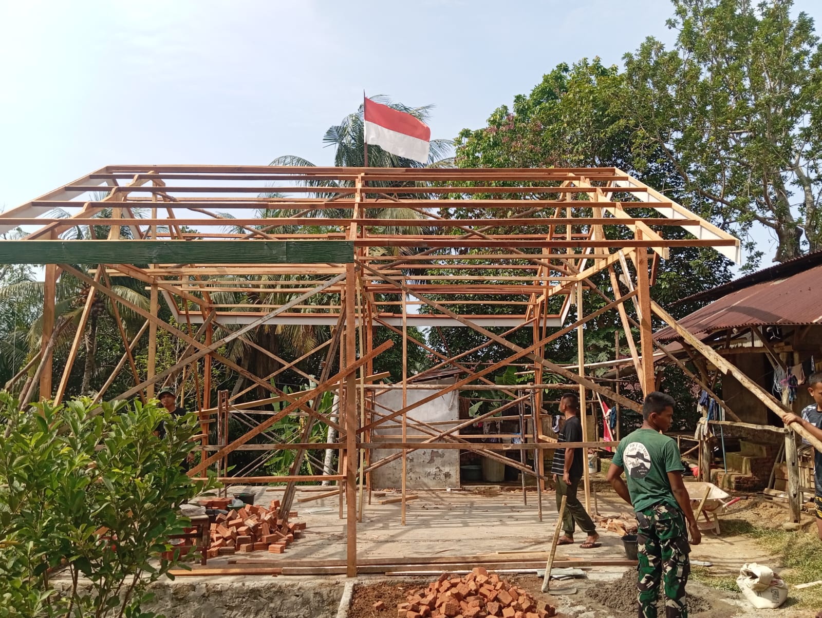 Satgas TMMD ke-130 Berkomitmen Tingkatkan Kualitas Rehab RTLH Hingga Penutupan