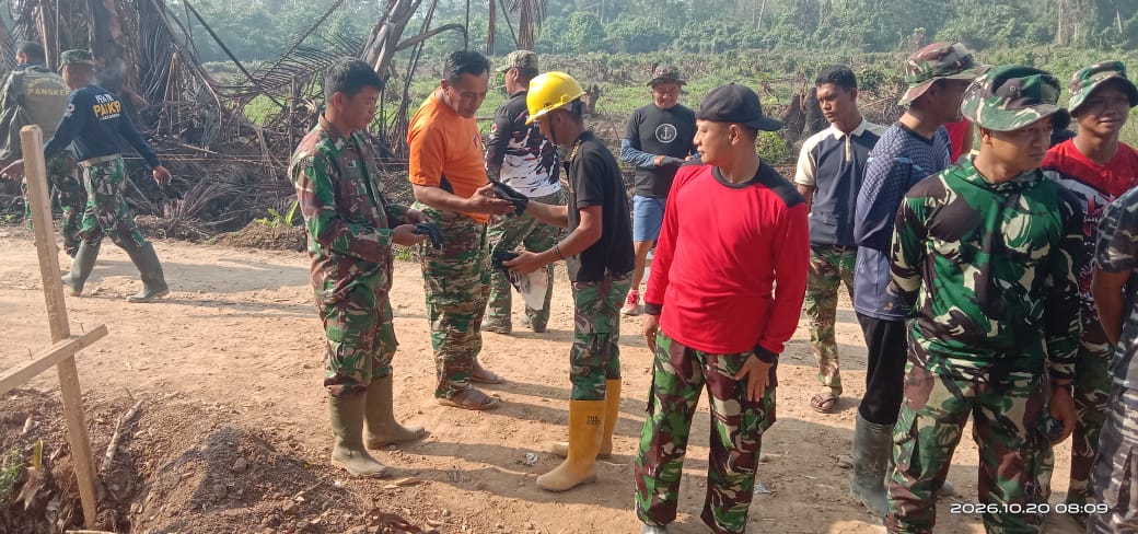 Satgas TMMD Kodim 1403/Palopo Laksanakan Pembagian APH demi Keamanan Pekerjaan