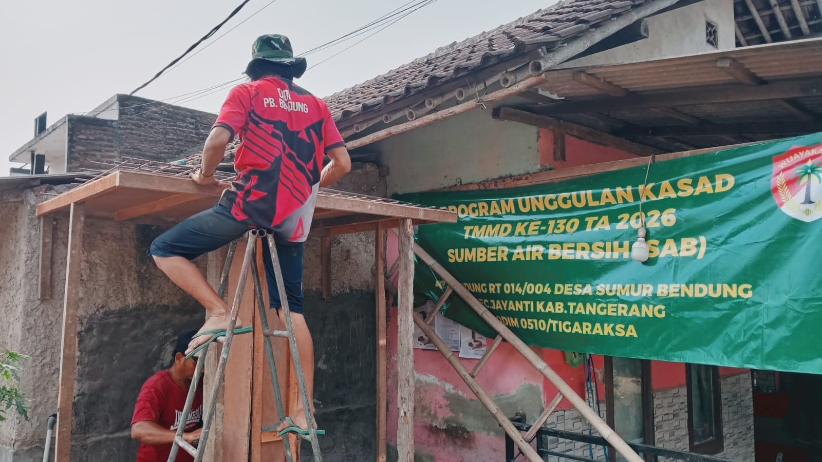 Pembangunan Toren Air Bersih oleh Satgas TMMD Tingkatkan Kualitas Hidup Warga Sumur Bandung