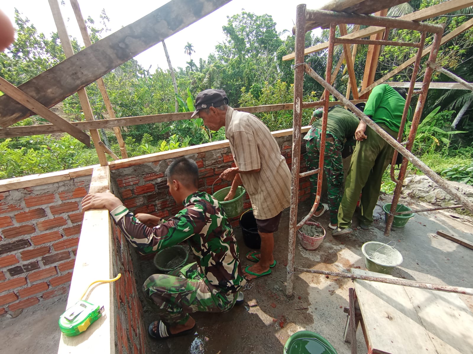 Kerja Keras Satgas TMMD Kodim 0407/Bengkulu Meski Dihadang Cuaca Buruk