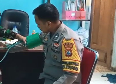 Pemeriksaan Kesehatan TNI-Polri di Parumpanai Dukung Kegiatan TMMD yang Sinergis