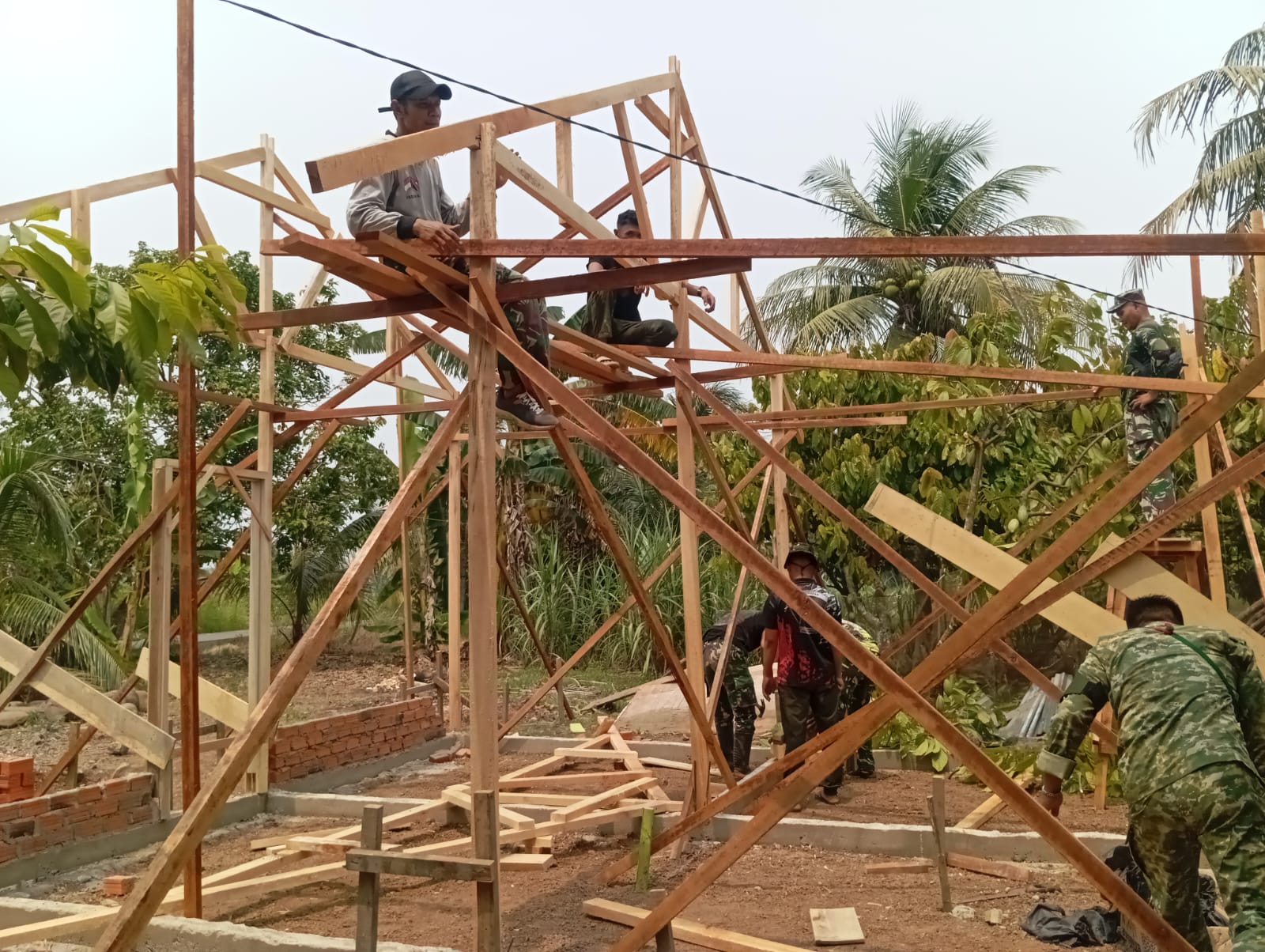 Kolonel Condro Ajak Anggota TMMD Ke-130 Tingkatkan Disiplin dan Motivasi Kerja