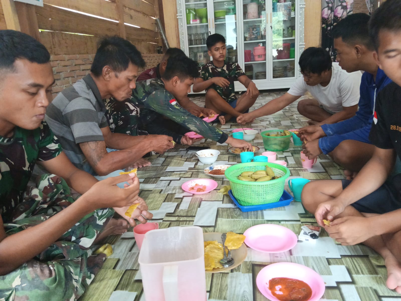 Pisangnya Enak, Persahabatan TNI dan Warga Terjalin di TMMD