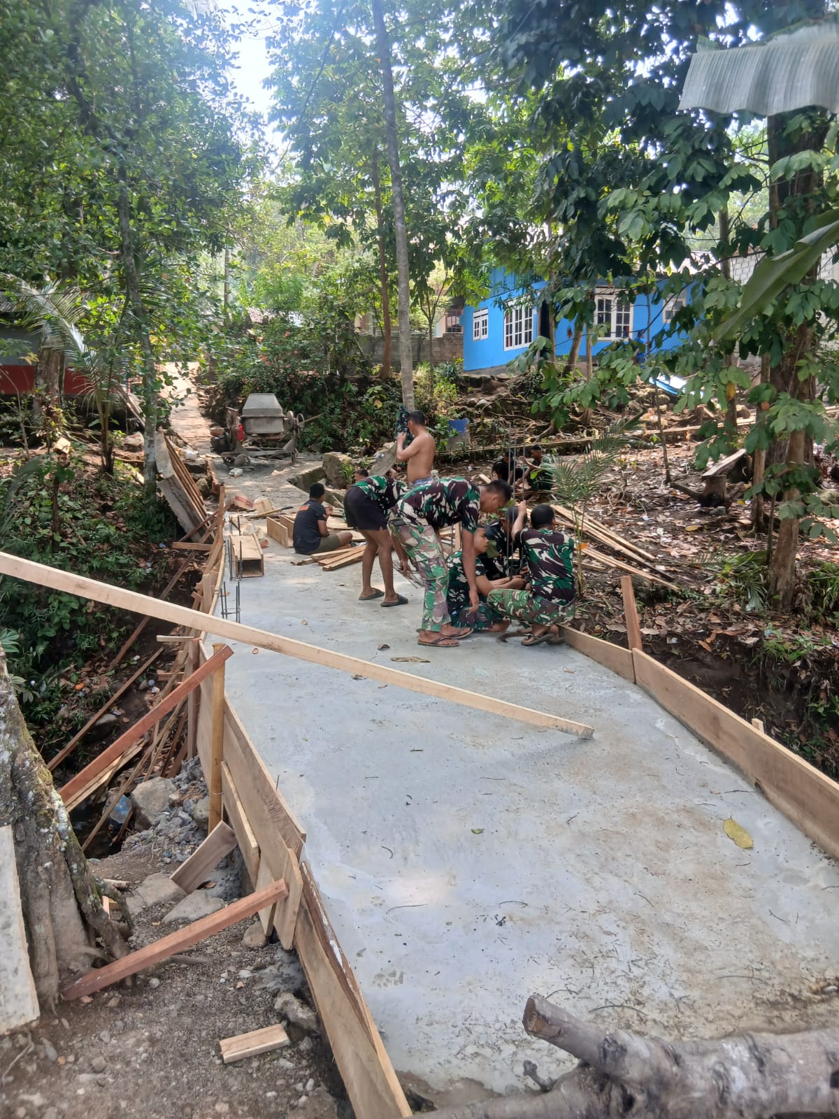 Peningkatan Infrastruktur, Jembatan TMMD ke-130 Kodim 1504/Ambon Capai 60 Persen