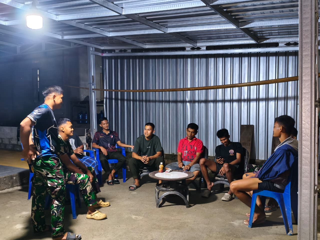Malam Hangat Satgas TMMD ke-130, Membangun Kebersamaan dalam Tugas