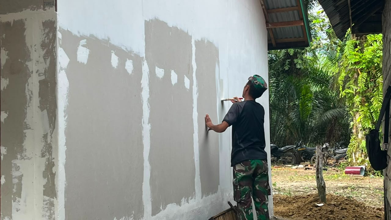 Revitalisasi Hunian Ibu Tina: Program TMMD Kodim 1210/Landak Berikan Nuansa Baru