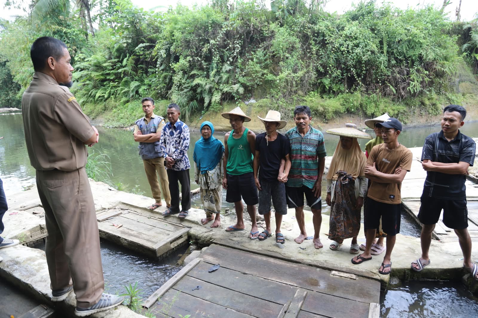 TMMD ke-130 Kodim 0603/Lebak Gelar Penyuluhan Budidaya Ikan untuk Tingkatkan Keterampilan Warga