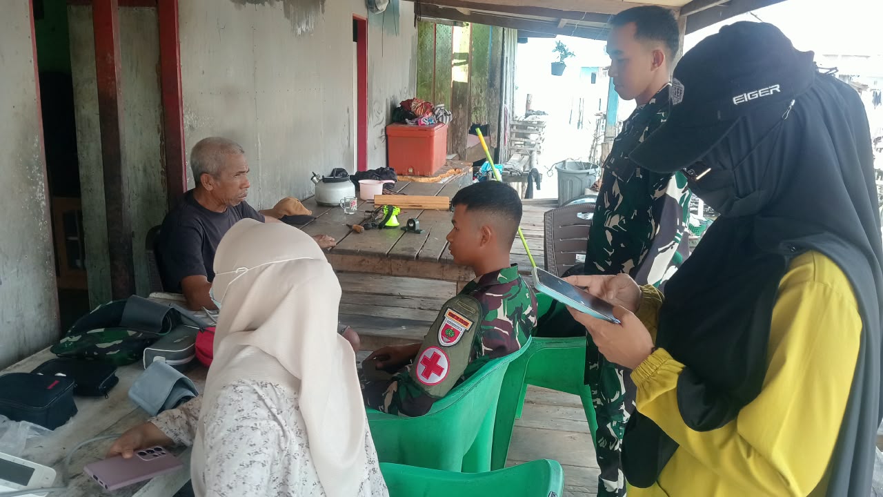 Satgas TMMD ke-130 Gelar Layanan Kesehatan Terjun Langsung ke Rumah Warga Muna