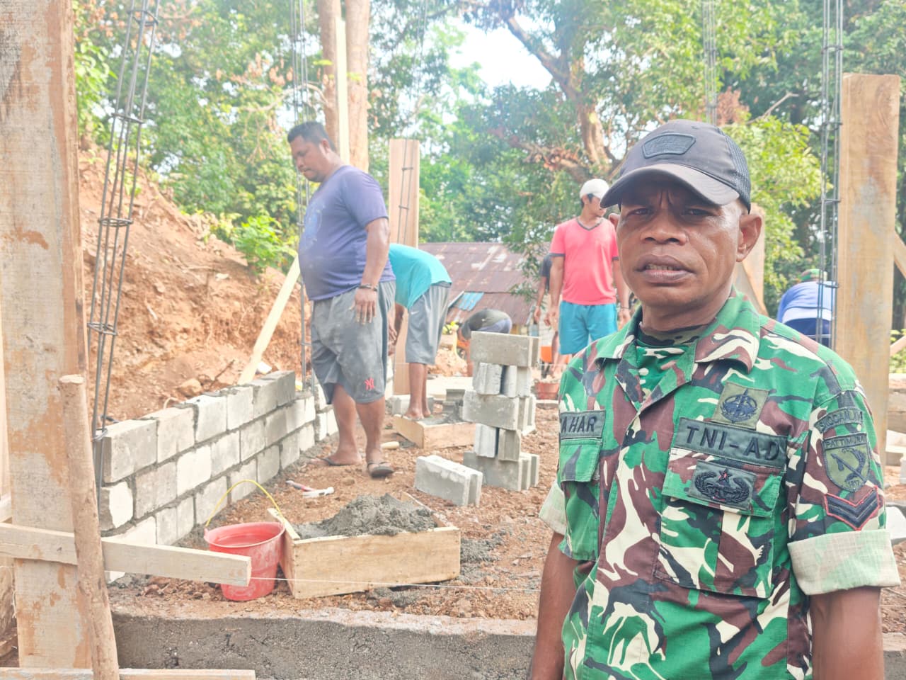 Satgas TMMD Kodim 1504/Ambon Terus Pacu Pembangunan RTLH di Ambon Satgas TMMD Kodim 1504/Ambon Terus Pacu Pembangunan RTLH di Ambon