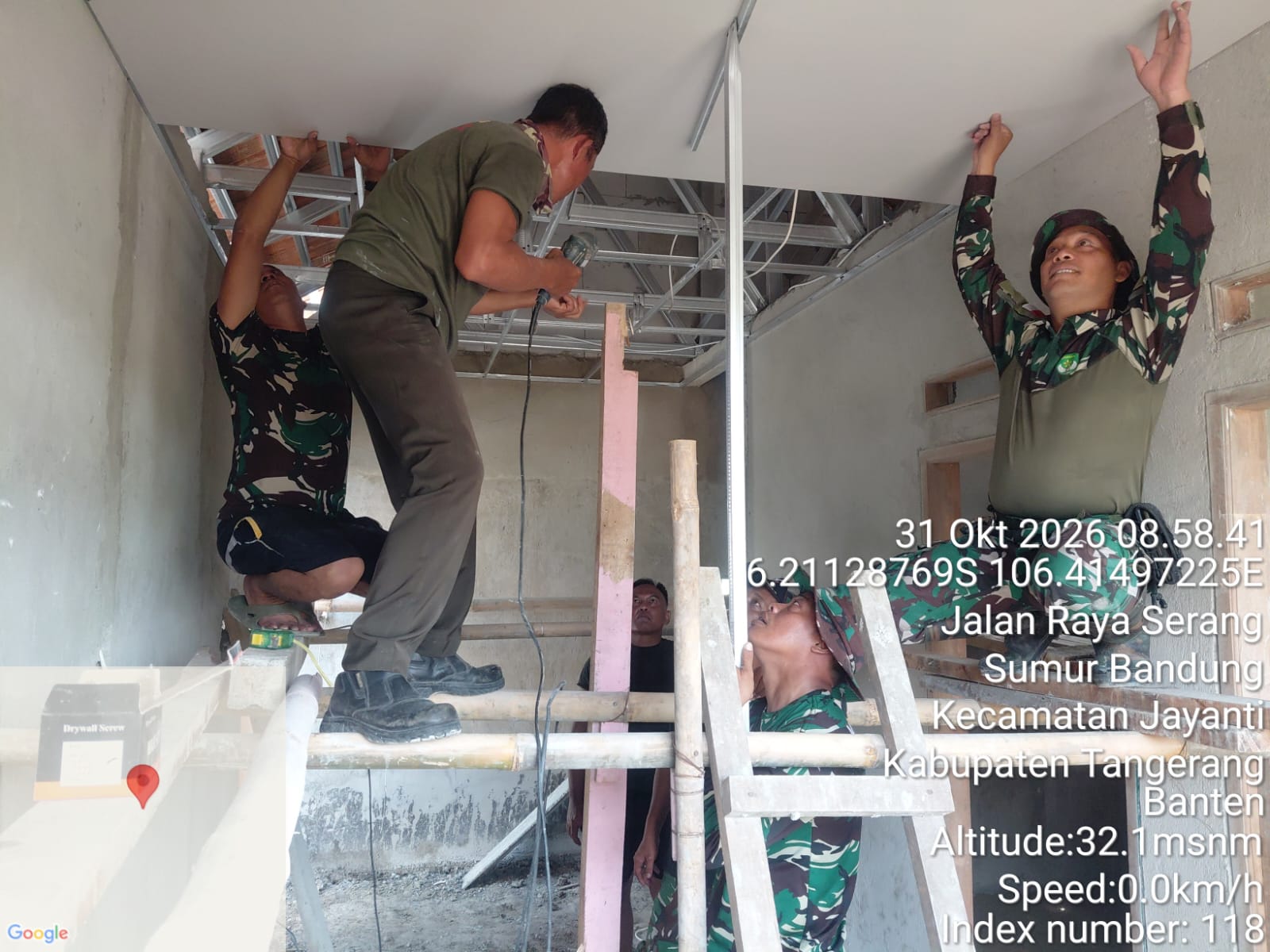 Satgas TMMD dan Warga Bersama Selesaikan Proyek RTLH Ibu Sukesti