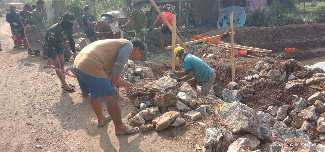Semangat Kebersamaan, Warga dan TNI Siapkan TMMD ke-130 di Parumpanai