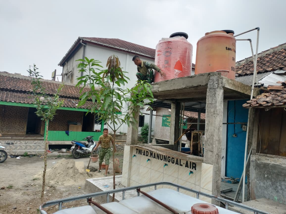 Dari Pesantren untuk Kebutuhan Bersama, Satgas TMMD Tigaraksa Garap Sarana Air Bersih di An-Najiyah